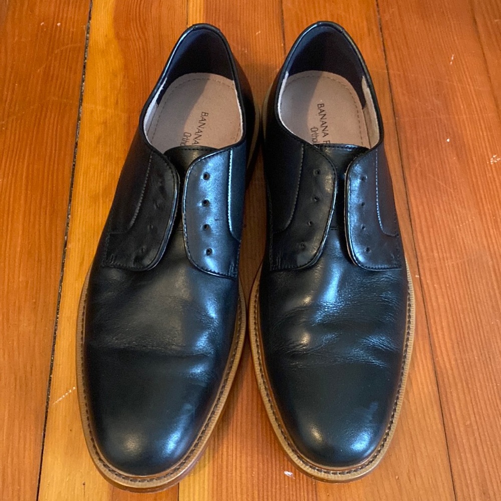 Men’s dress shoes